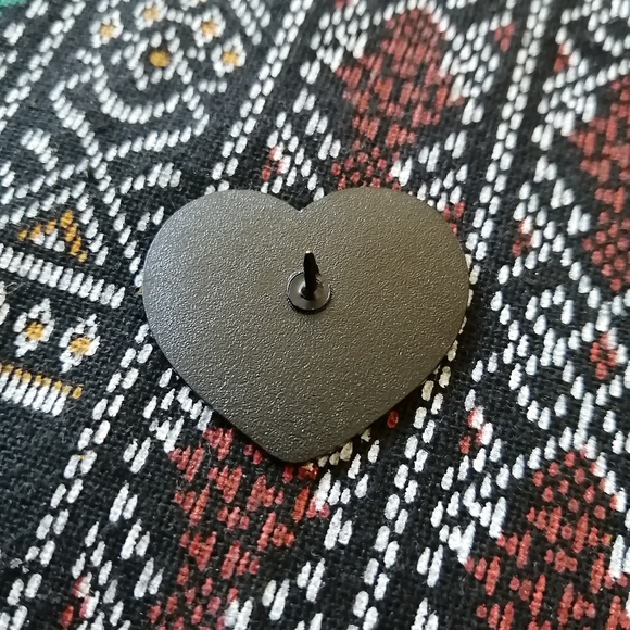 📍2/20$ Skeletor Enamel Pin NWOT - Picture 6 of 6